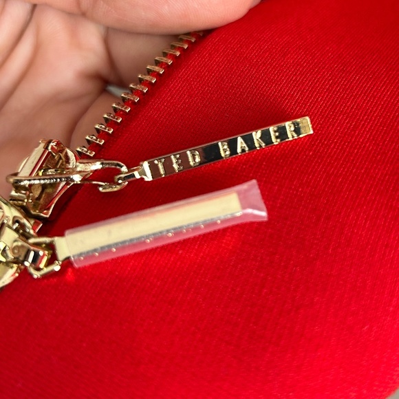 Structured Peplum Body- Con Red Dress - Picture 7 of 9